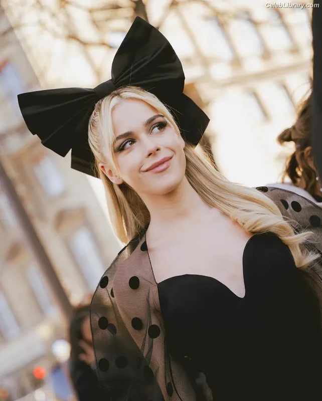 Kiernan Shipka photo 22 of 2601