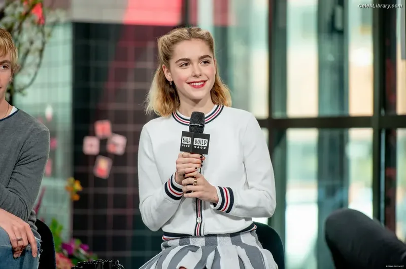 Kiernan Shipka photo 9 of 2601