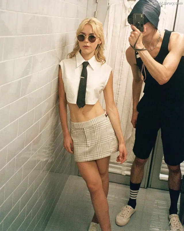 Kiernan Shipka photo 10 of 2601
