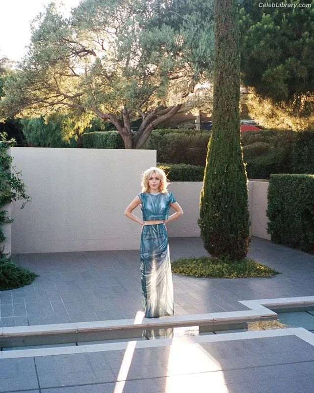 Kiernan Shipka photo 13 of 2601