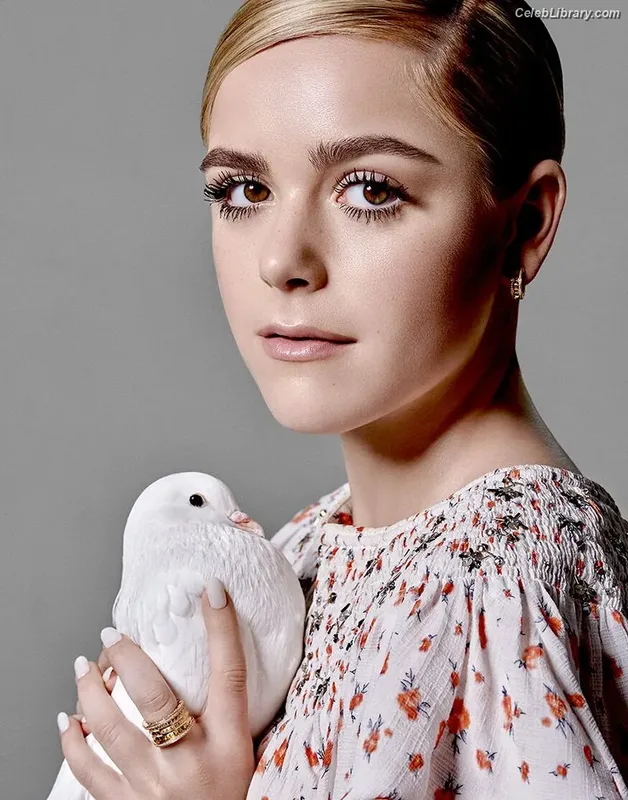 Kiernan Shipka photo 15 of 2601