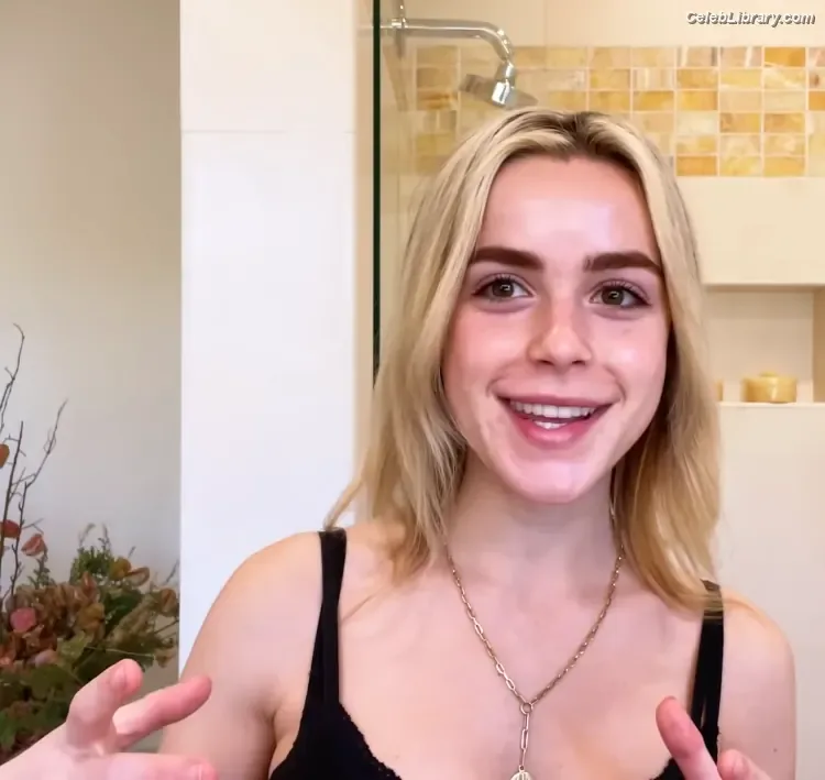 Kiernan Shipka photo 14 of 2601