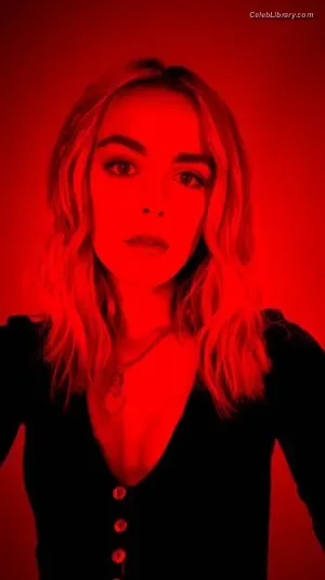 Kiernan Shipka photo 19 of 2601