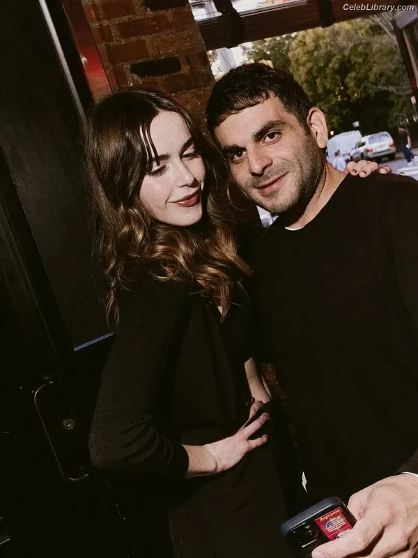 Kiernan Shipka photo 1 of 2601
