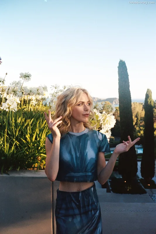 Kiernan Shipka photo 7 of 2601