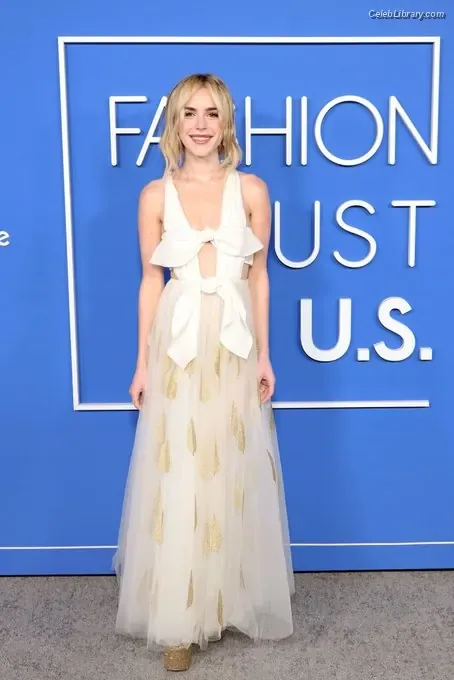 Kiernan Shipka photo 15 of 2601