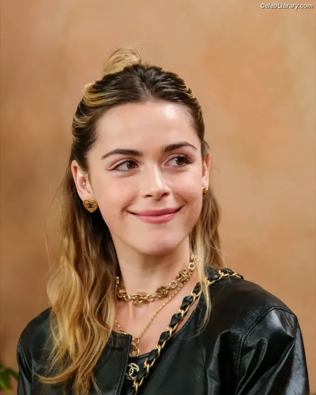 Kiernan Shipka photo 15 of 2601