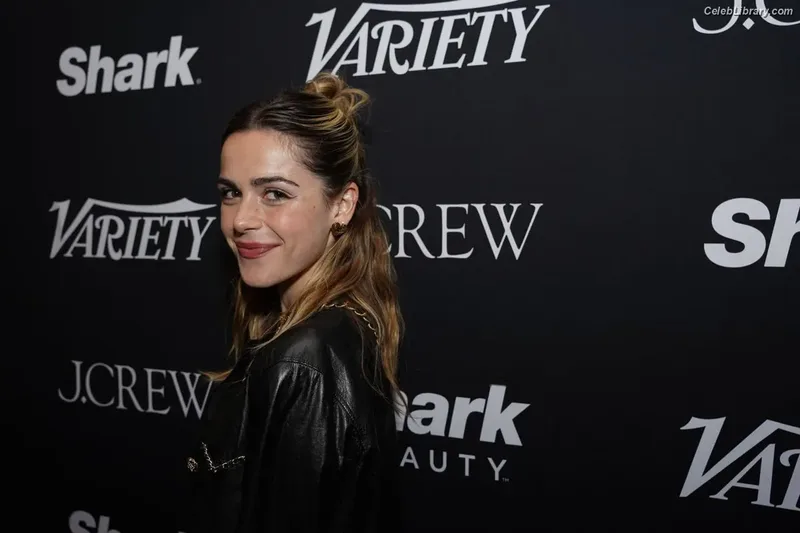 Kiernan Shipka photo 21 of 2601