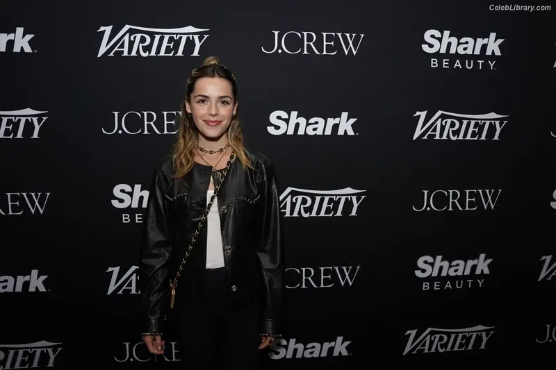 Kiernan Shipka photo 22 of 2601