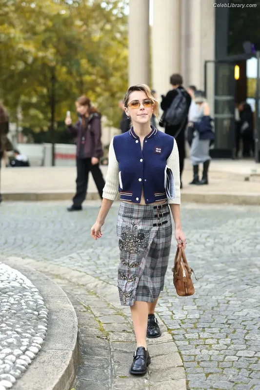 Kiernan Shipka photo 4 of 2601