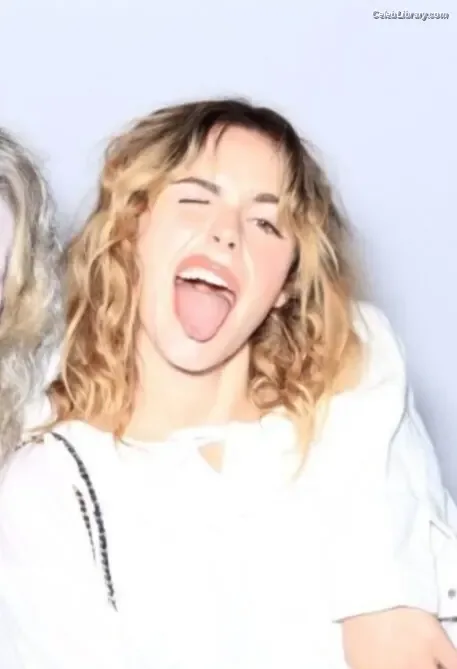 Kiernan Shipka photo 11 of 2601