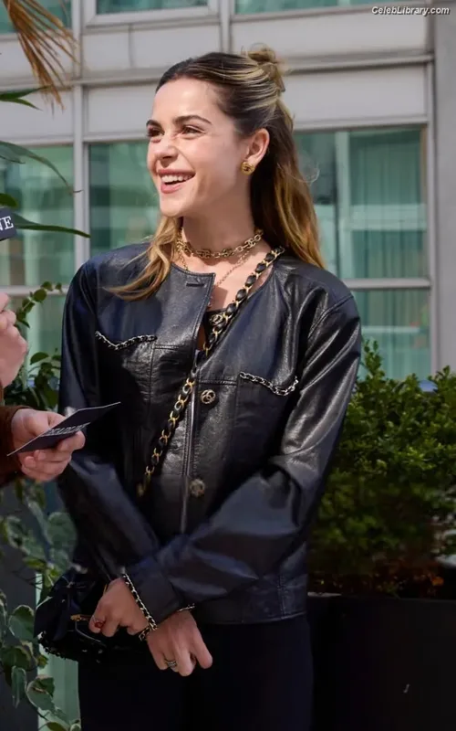 Kiernan Shipka photo 4 of 2601