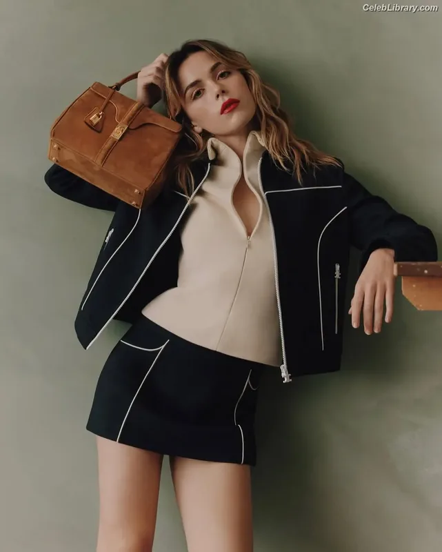 Kiernan Shipka photo 17 of 2601