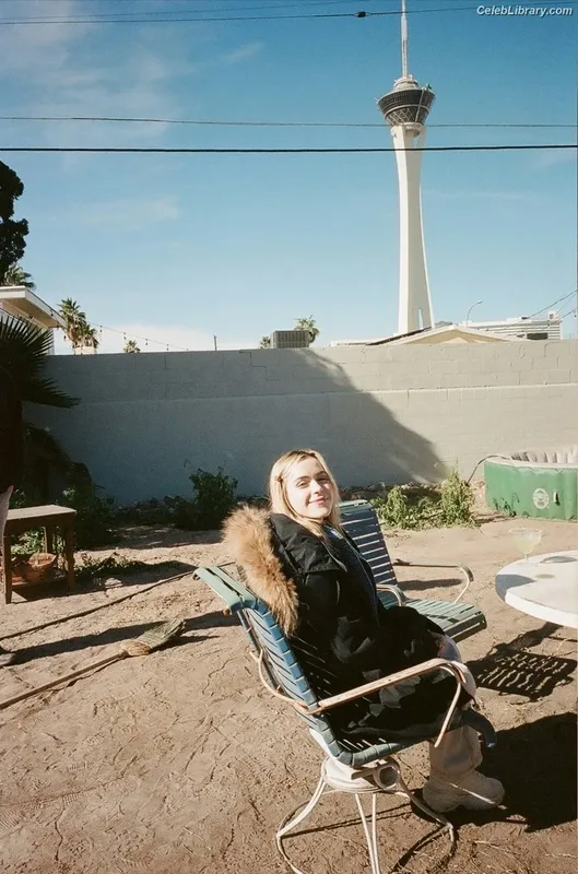 Kiernan Shipka photo 21 of 2601