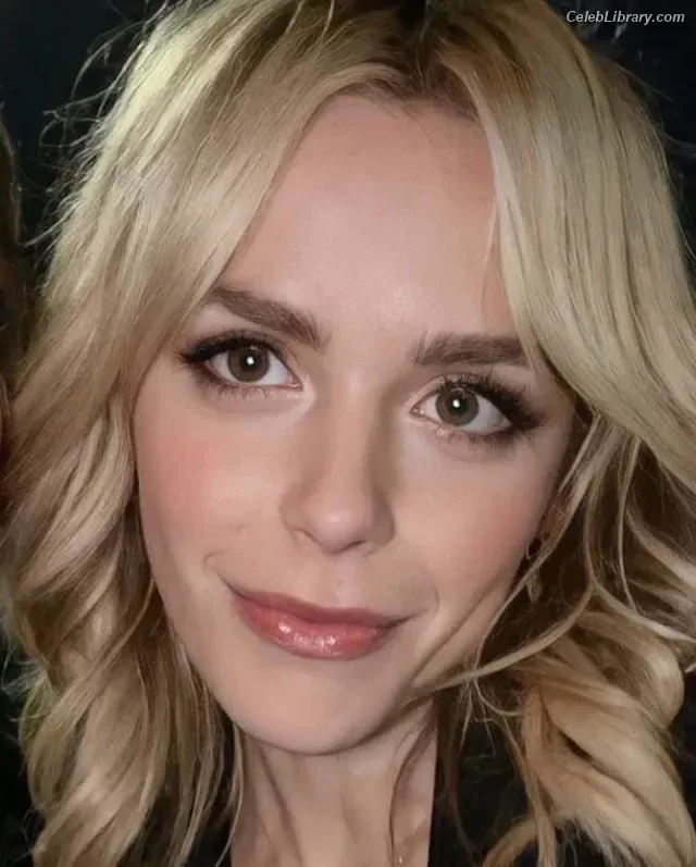 Kiernan Shipka photo 17 of 2601