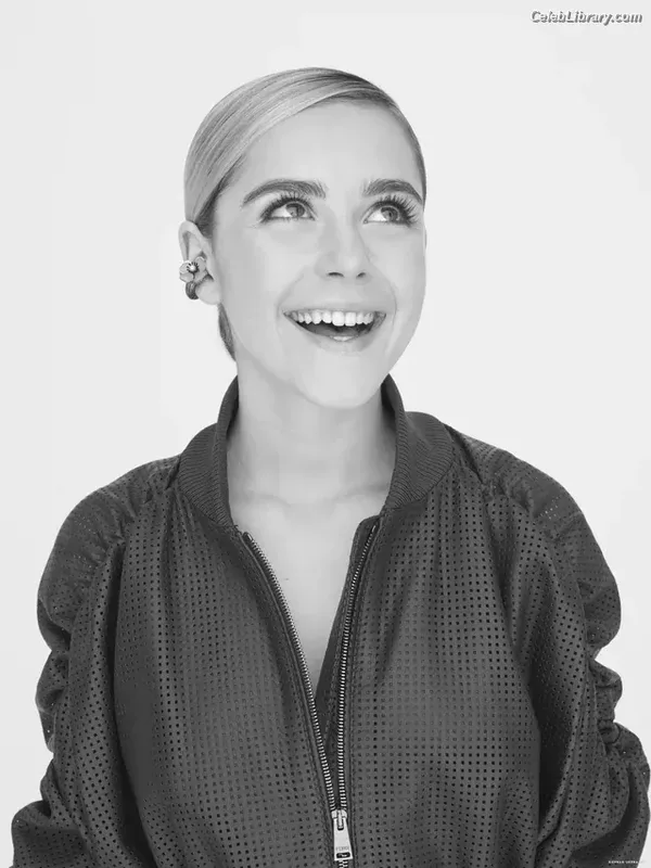 Kiernan Shipka photo 21 of 2601