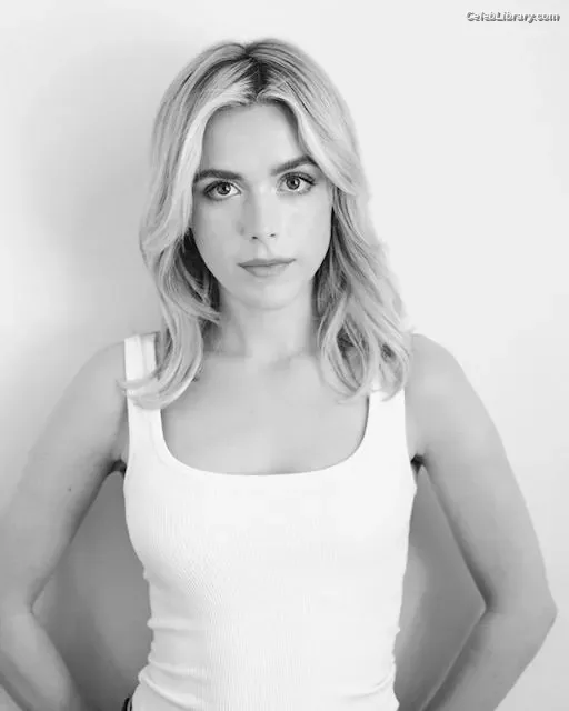 Kiernan Shipka photo 22 of 2601