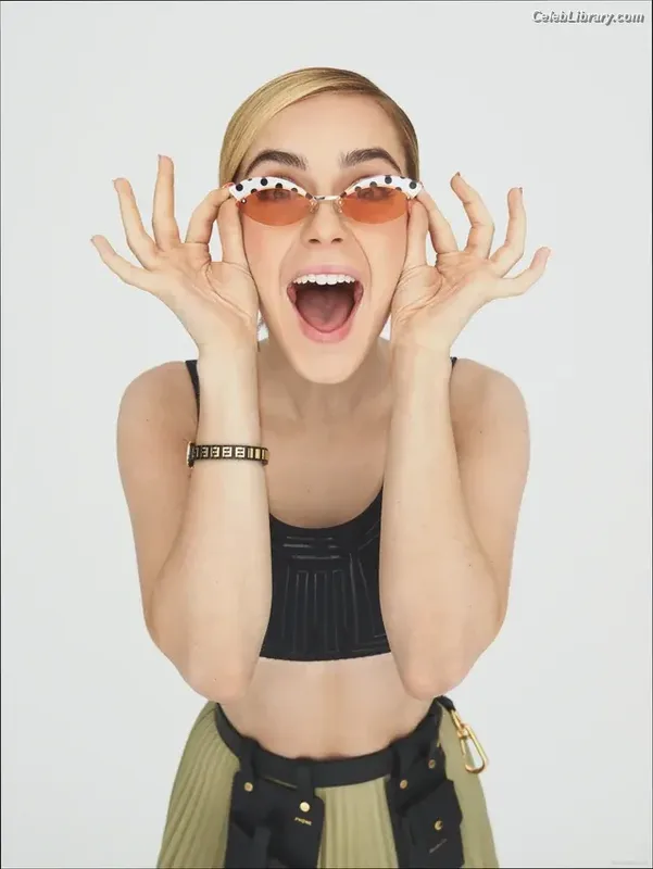 Kiernan Shipka photo 23 of 2601