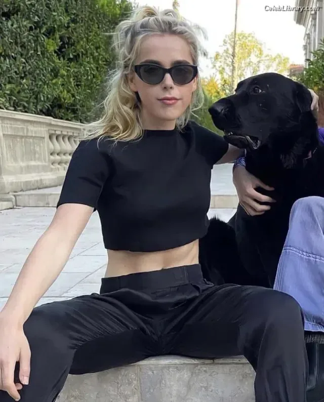 Kiernan Shipka photo 1 of 2601