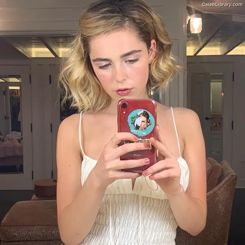 Kiernan Shipka photo 9 of 2601