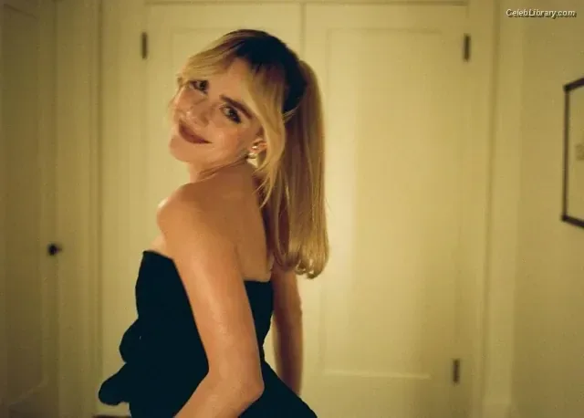 Kiernan Shipka photo 20 of 2601