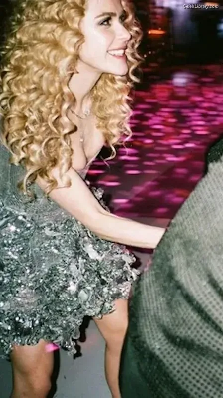 Kiernan Shipka photo 3 of 2601