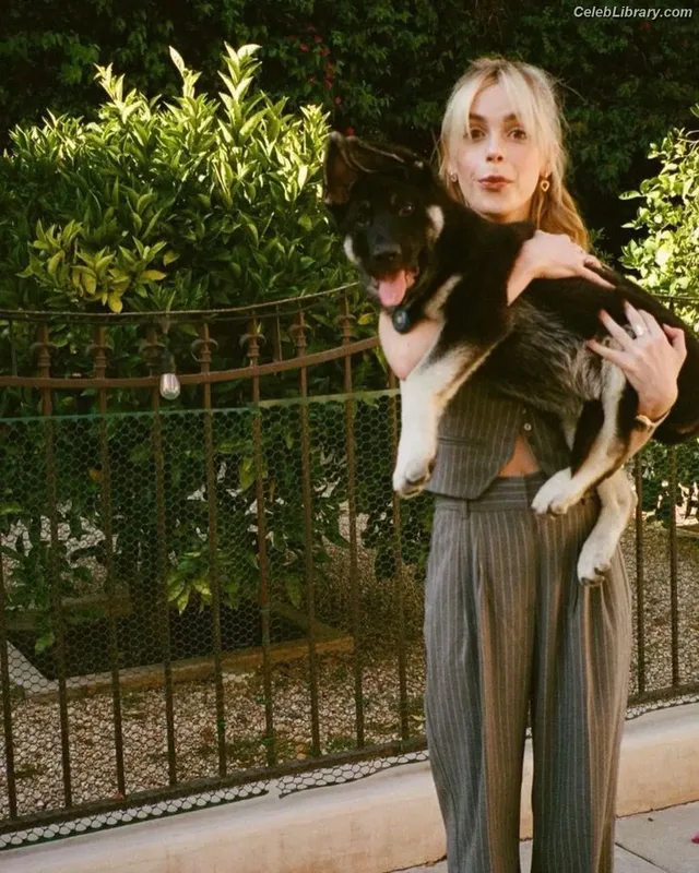 Kiernan Shipka photo 10 of 2601