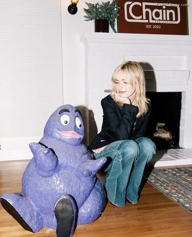 Kiernan Shipka photo 15 of 2601