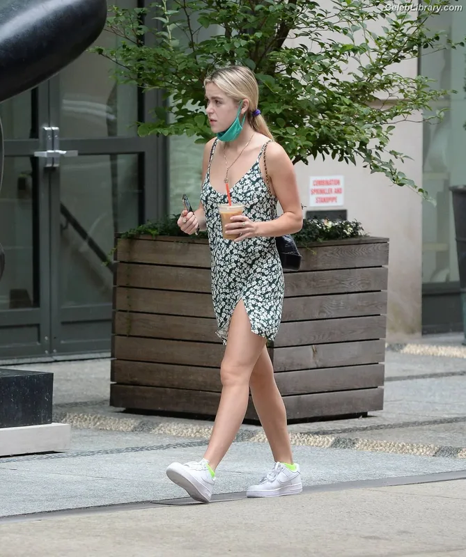 Kiernan Shipka photo 20 of 2601