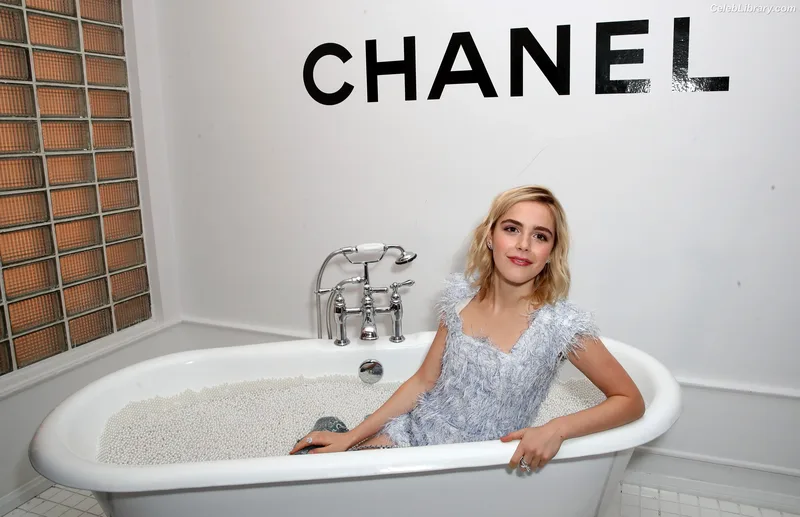 Kiernan Shipka photo 4 of 2601