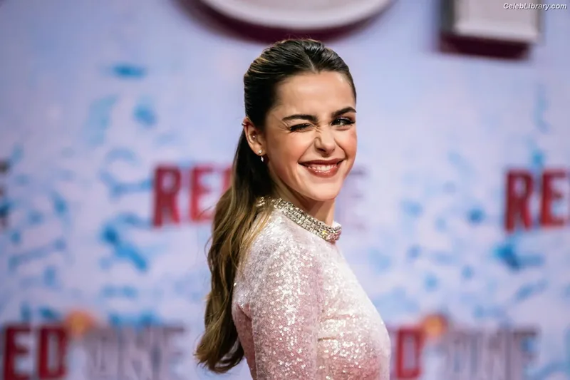 Kiernan Shipka photo 11 of 2601