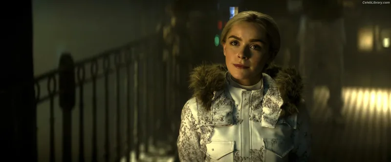 Kiernan Shipka photo 10 of 2601