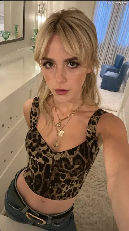 Kiernan Shipka photo 23 of 2601