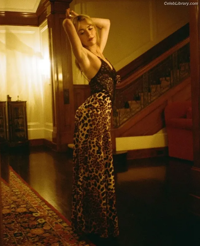 Kiernan Shipka photo 21 of 2601