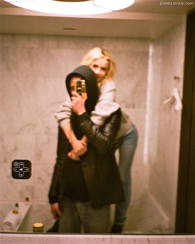 Kiernan Shipka photo 17 of 2601