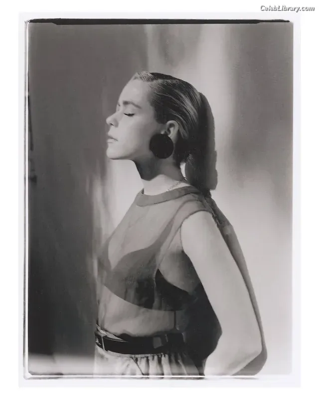 Kiernan Shipka photo 24 of 2601