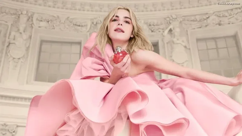 Kiernan Shipka photo 13 of 2601