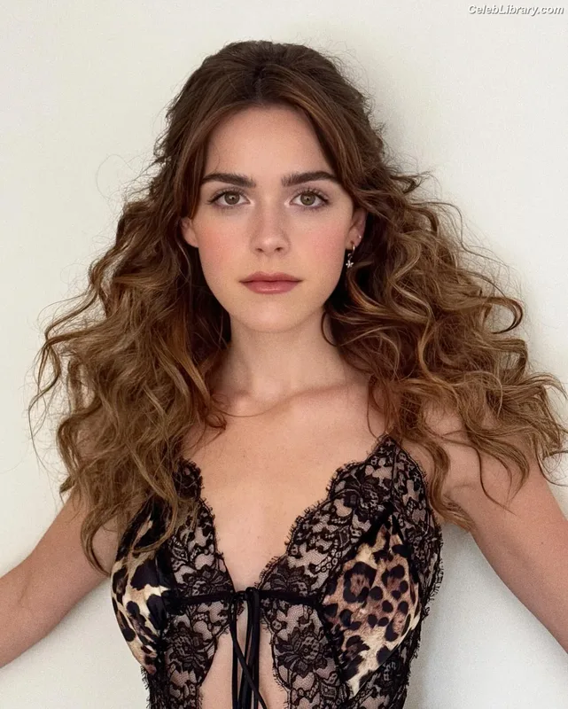 Kiernan Shipka photo 17 of 2601
