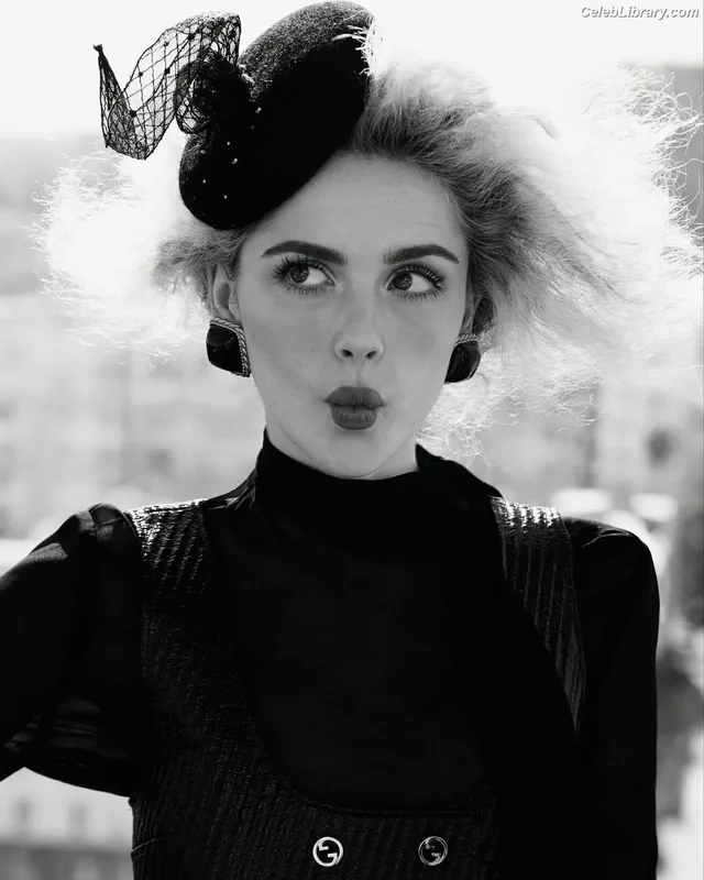 Kiernan Shipka photo 23 of 2601