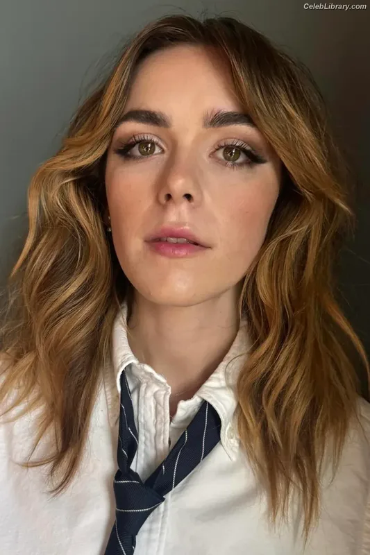 Kiernan Shipka photo 22 of 2601