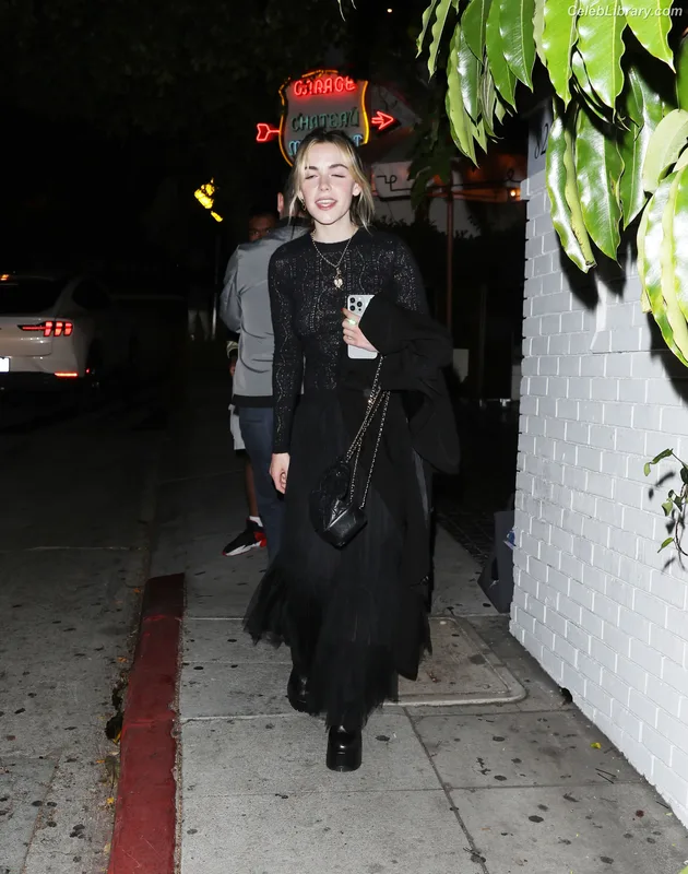 Kiernan Shipka photo 8 of 2601
