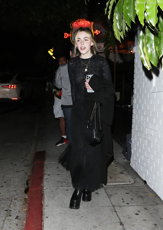 Kiernan Shipka photo 4 of 2601