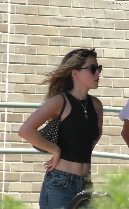 Kiernan Shipka photo 15 of 2601