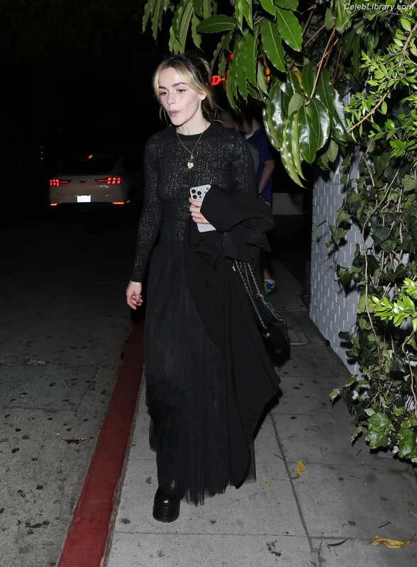 Kiernan Shipka photo 19 of 2601