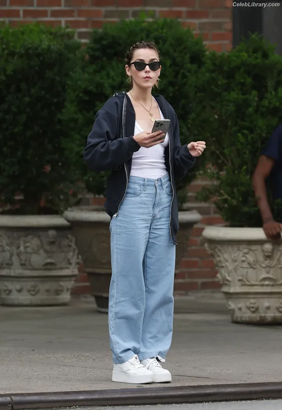 Kiernan Shipka photo 4 of 2601