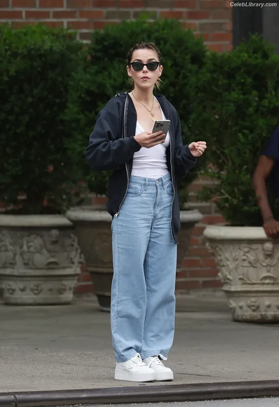 Kiernan Shipka photo 9 of 2601