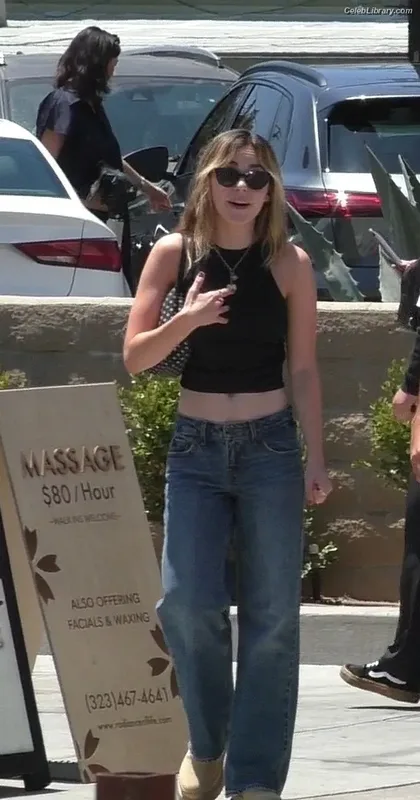Kiernan Shipka photo 17 of 2601