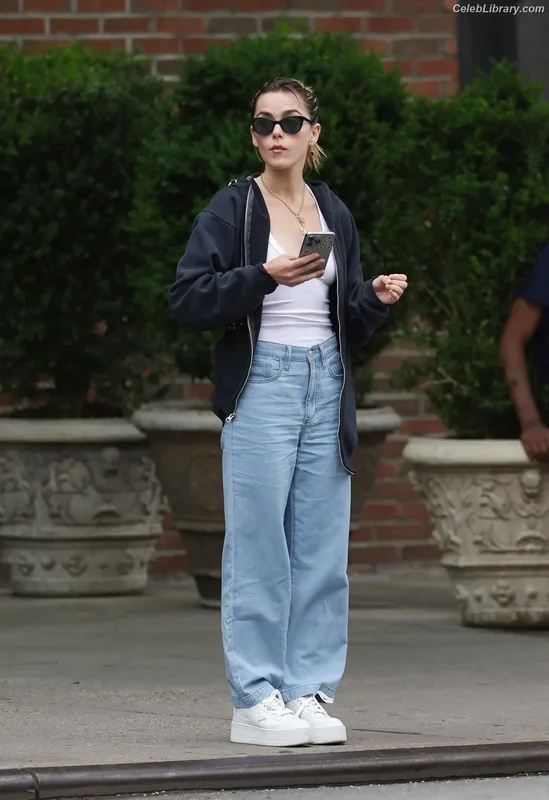 Kiernan Shipka photo 20 of 2601