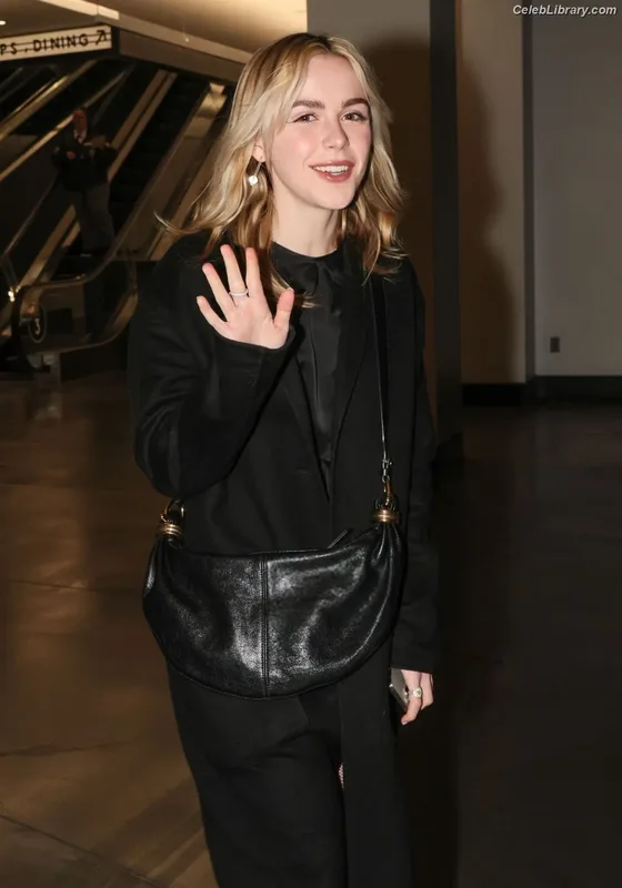 Kiernan Shipka photo 23 of 2601