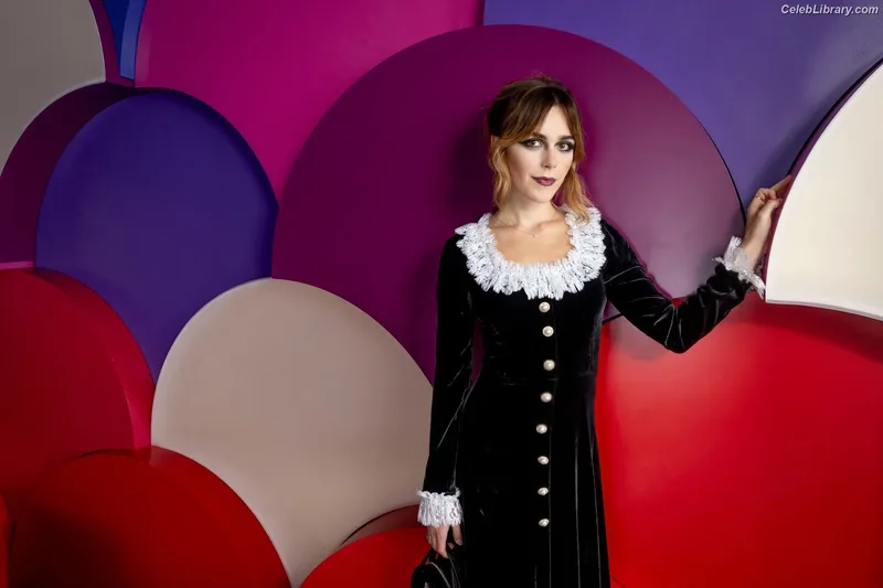 Kiernan Shipka photo 6 of 2601